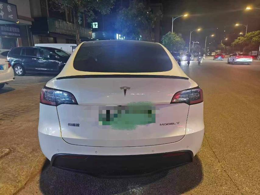 Tesla Model Y 2021 #7 Tesla Model Y 2021 car image #7