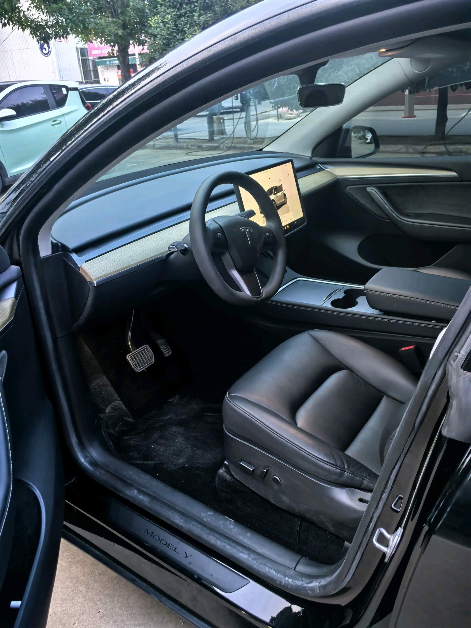 Tesla Model Y 2022 car image #7