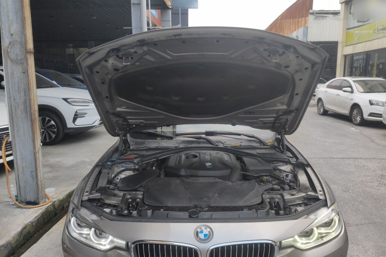 BMW 3 Series 2018 #20 BMW 3 Series 2018 car image #20