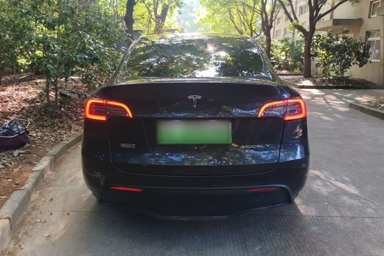 Tesla Model Y 2024 #4 Tesla Model Y 2024 immagine di auto #4