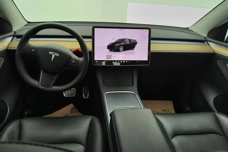 Tesla Model Y 2023 imagen de coche #4