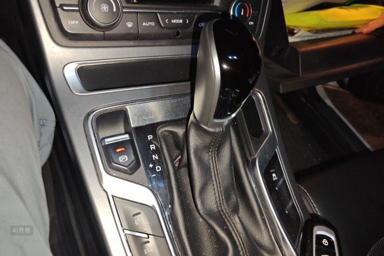 GEELY Emgrand 2018 car image #16