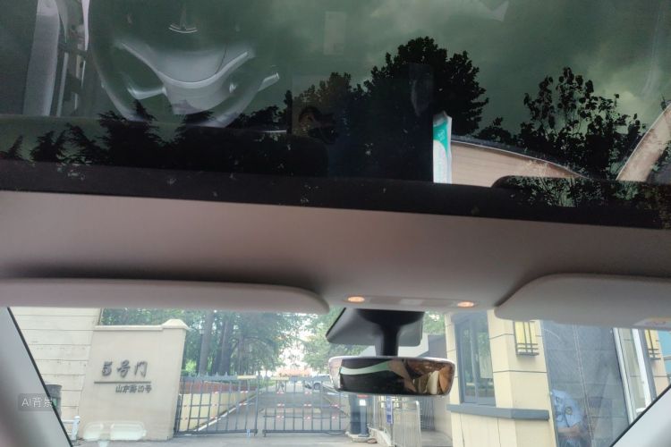 Tesla Model Y 2021 #20 Tesla Model Y 2021 car image #20