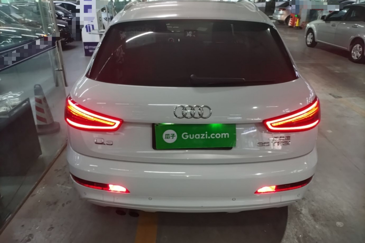 Audi Q3 2015 car image #4