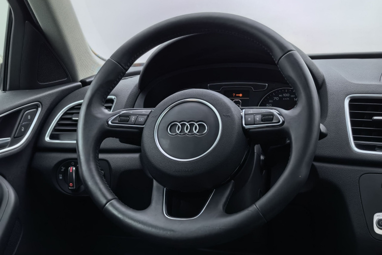 Audi Q3 2017 car image #20