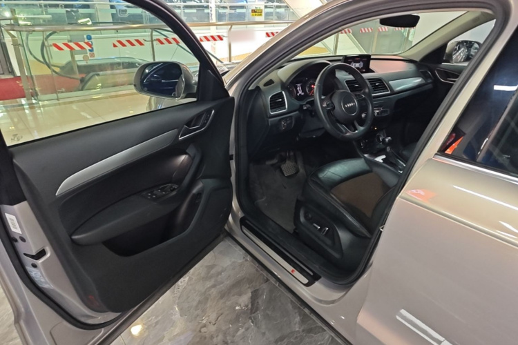 Audi Q3 2019 #12 Audi Q3 2019 car image #12
