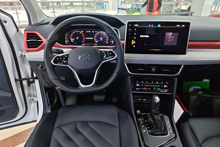Volkswagen Tharu 2023 car image #13