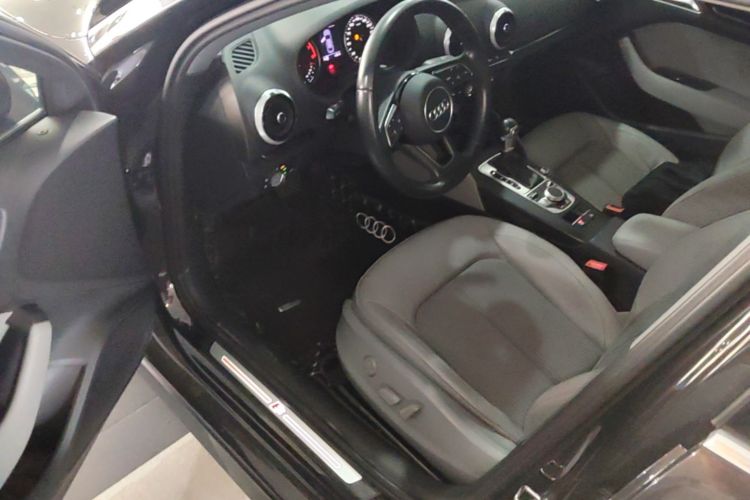 Audi A3 2019 car image #18