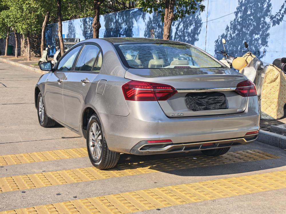 GEELY Emgrand 2018 immagine di auto #4
