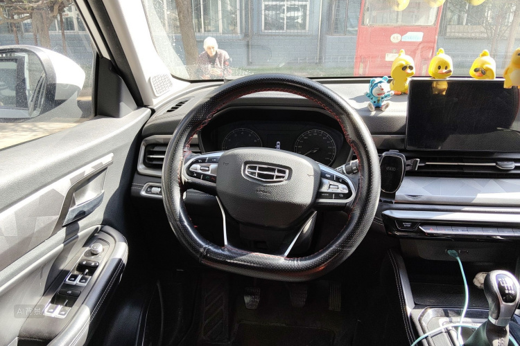 GEELY Vision X6 2022 immagine di auto #12