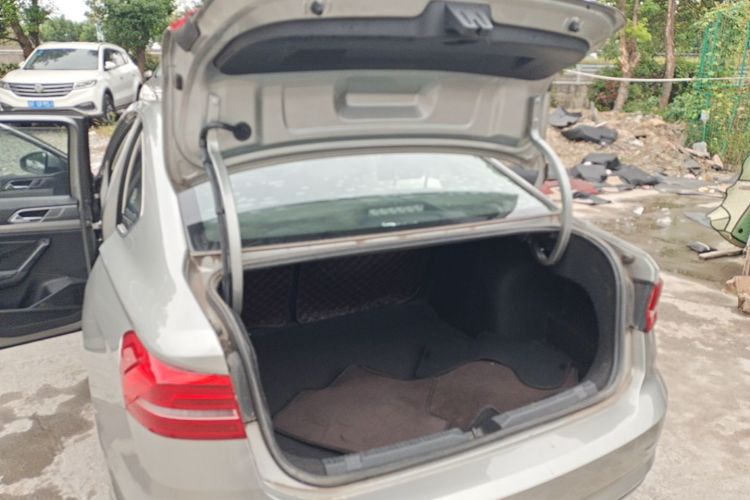 Volkswagen Lavida 2019 car image #19