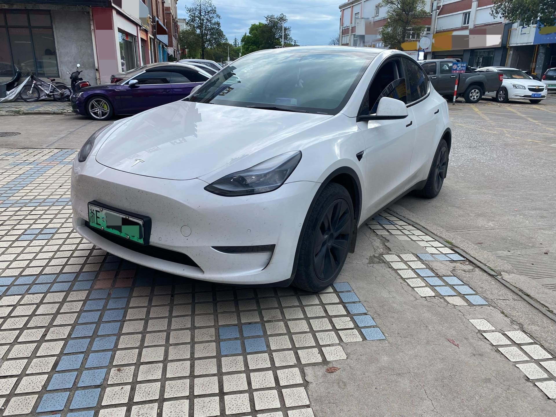 Tesla Model Y 2024 Tesla Model Y 2024 immagine di auto
