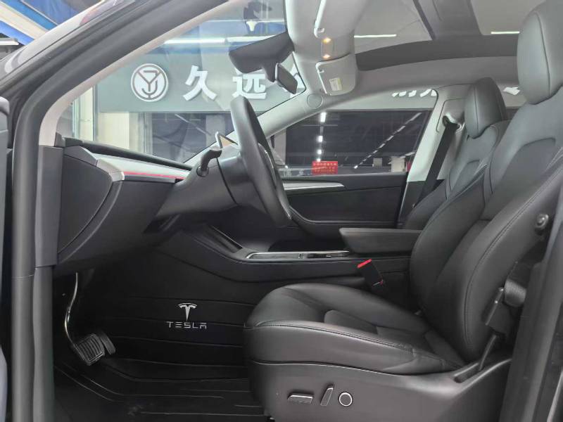 Tesla Model Y 2024 car image #7