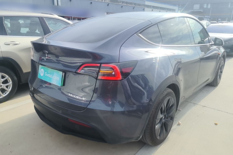 Tesla Model Y 2022 #7 Tesla Model Y 2022 car image #7