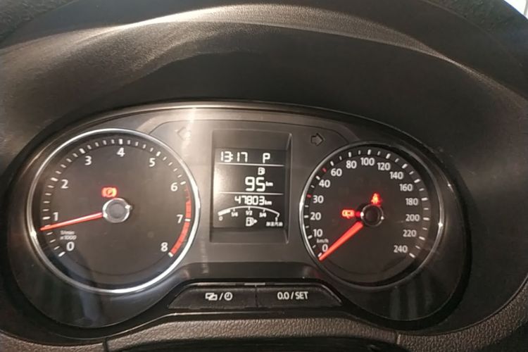 Volkswagen Polo 2017 car image #12