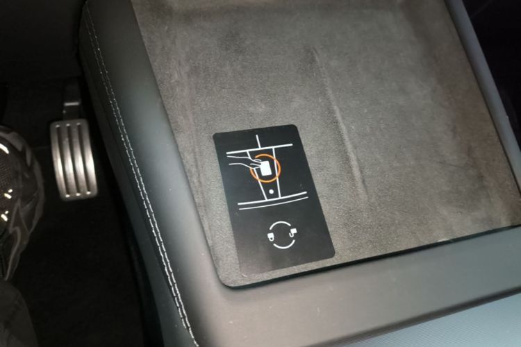 Tesla Model 3 2024 #9 Tesla Model 3 2024 car image #9
