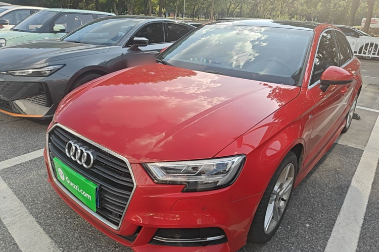Audi A3 2019 car image #2