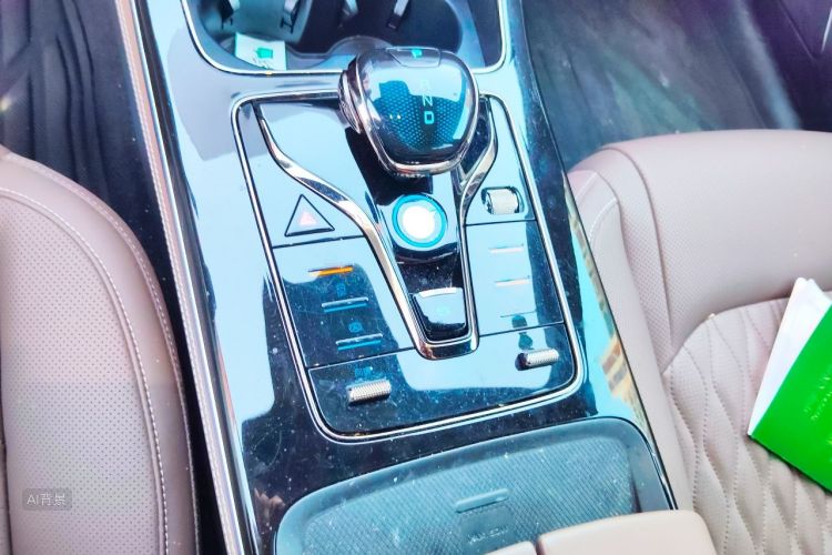 BYD Han 2024 car image #16