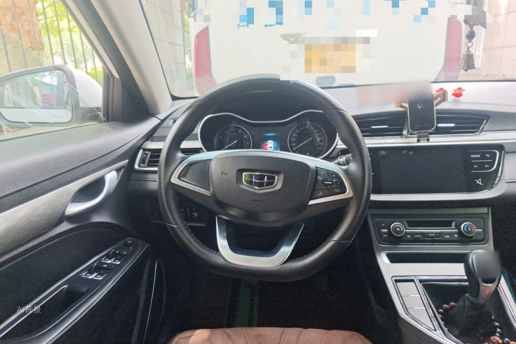 GEELY Emgrand 2019 car image #12