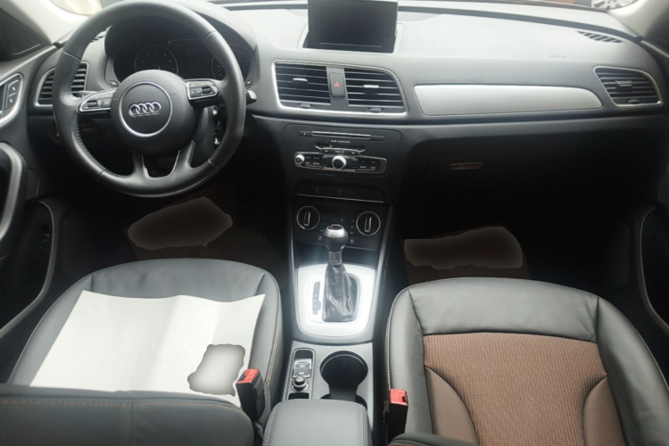 Audi Q3 2018 car image #10