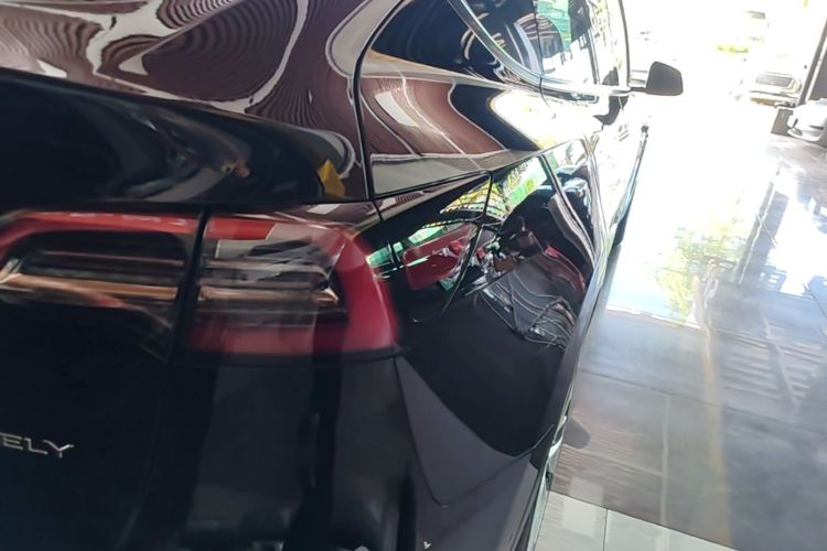 Tesla Model Y 2022 immagine di auto #8