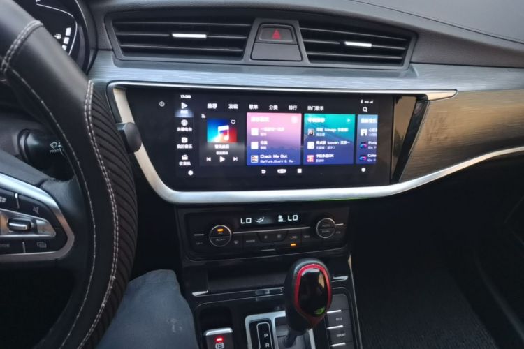 GEELY Emgrand GS 2020 imagen de coche #13