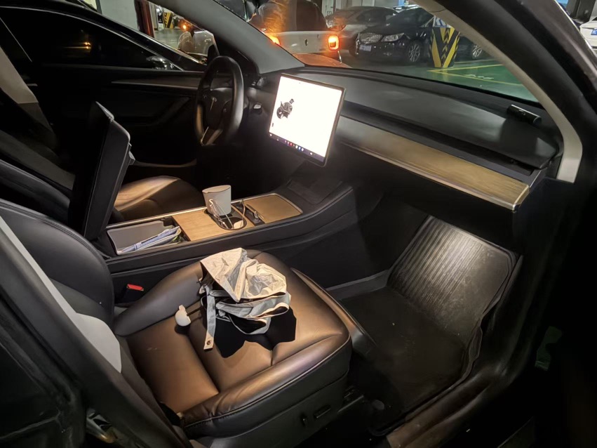 Tesla Model Y 2021 #4 Tesla Model Y 2021 car image #4