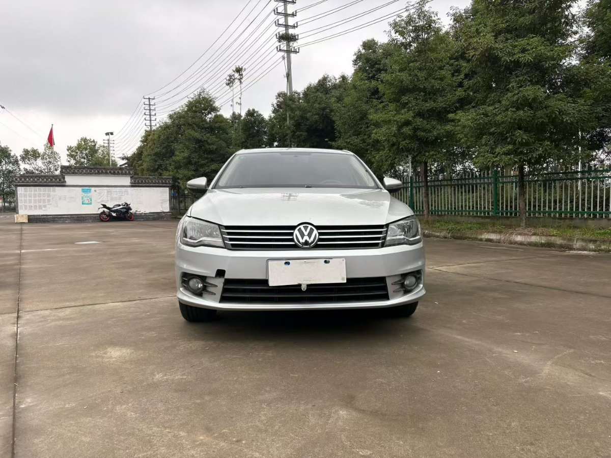 Volkswagen Bora 2013 car image #2