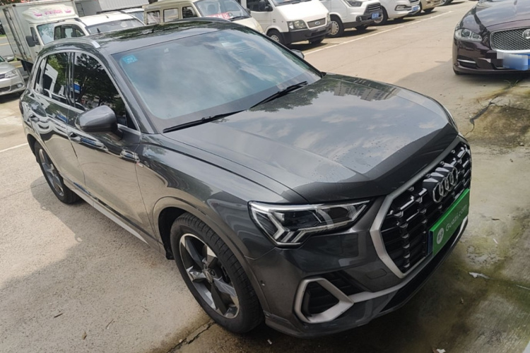 Audi Q3 2021 car image #4