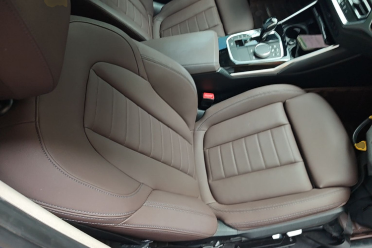 BMW 3 Series 2021 car image #24