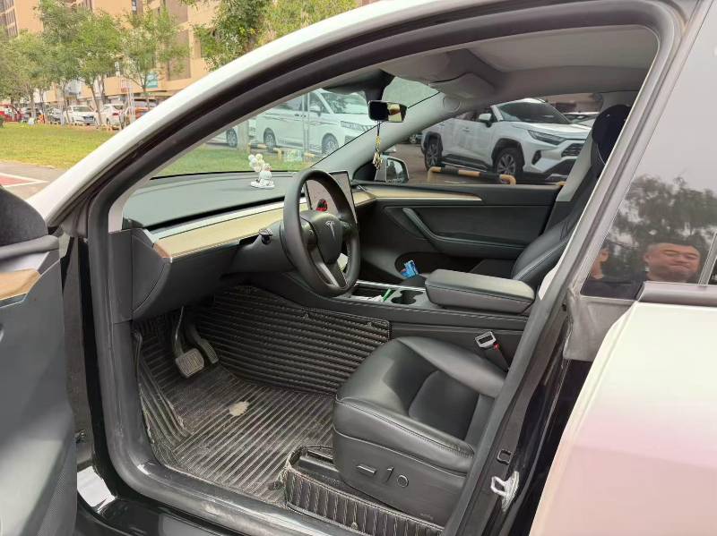 Tesla Model Y 2021 #3 Tesla Model Y 2021 car image #3