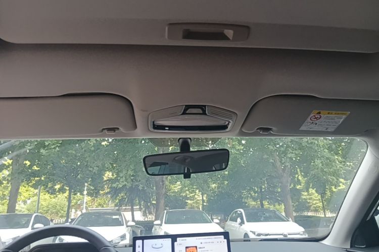 GEELY Emgrand 2025 car image #18