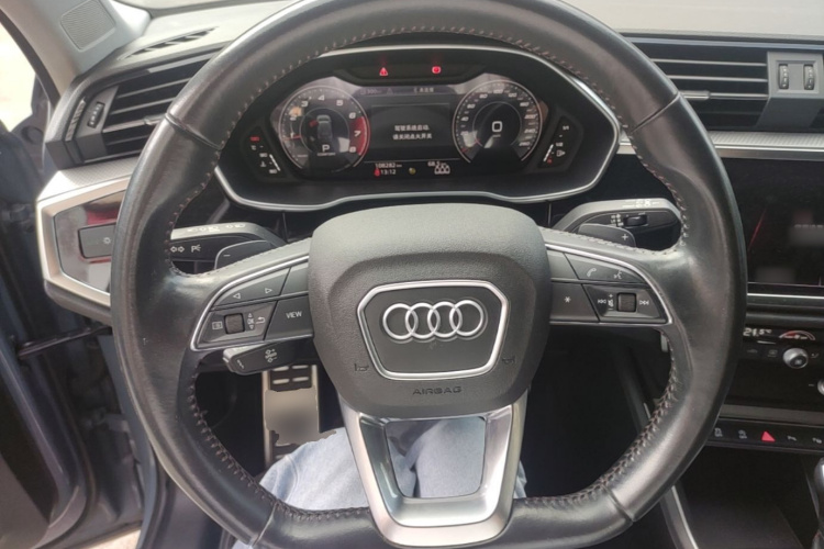 Audi Q3 2021 imagen de coche #11