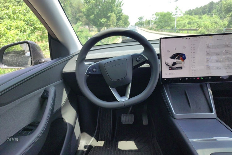Tesla Model Y 2025 #12 Tesla Model Y 2025 car image #12