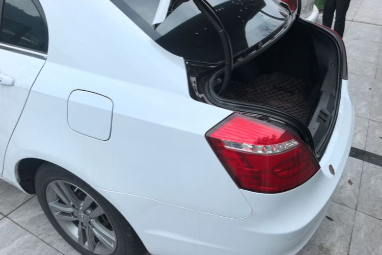 GEELY Emgrand 2018 car image #5