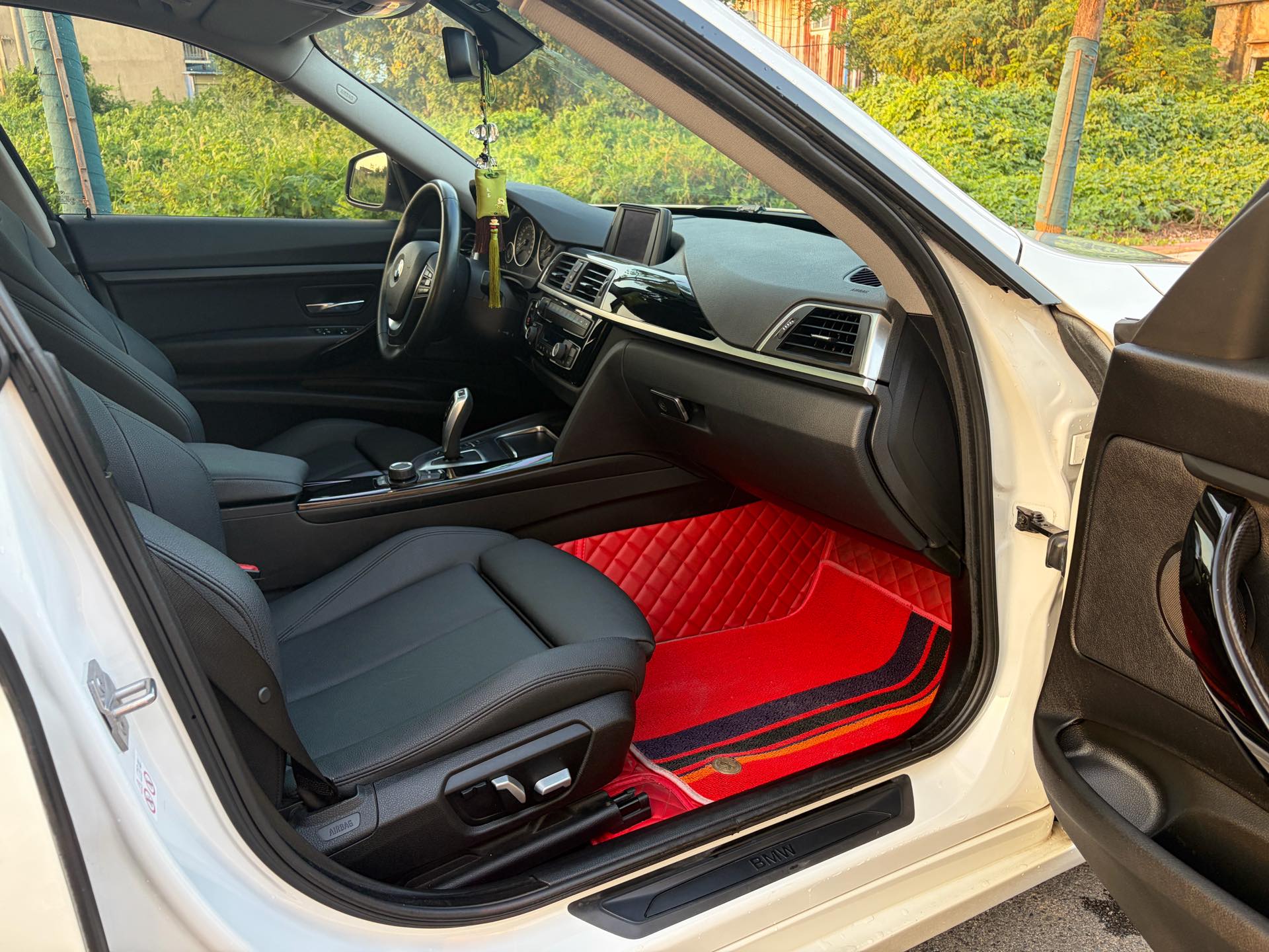 BMW 3 Series GT 2018 #8 BMW 3 Series GT 2018 car image #8