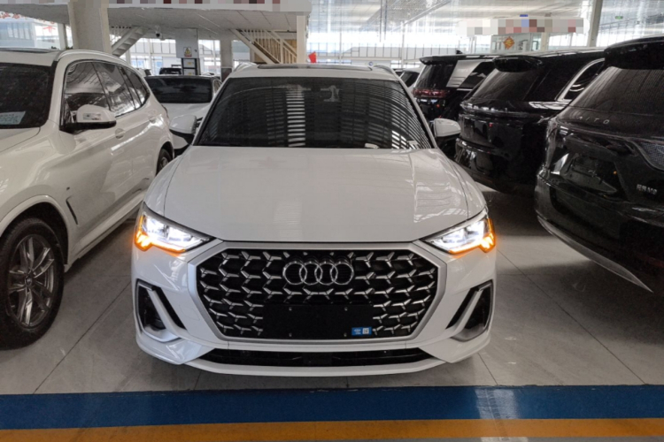 Audi Q3 2025 #3 Audi Q3 2025 car image #3