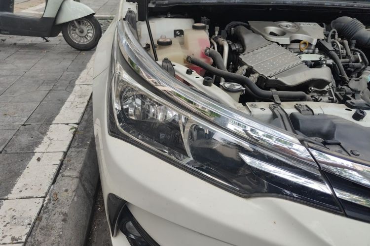 Toyota Corolla 2018 immagine di auto #8