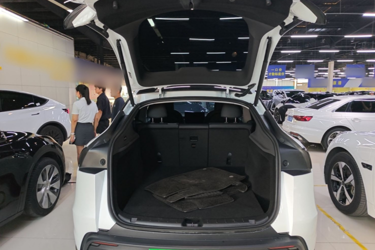 Tesla Model Y 2025 #21 Tesla Model Y 2025 car image #21