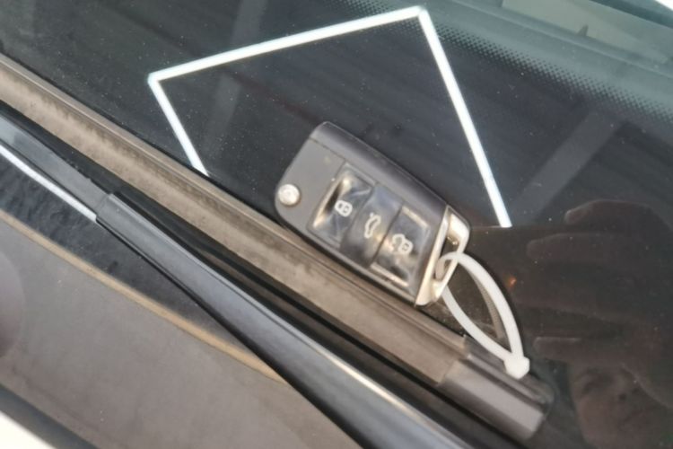 Volkswagen Tharu 2019 car image #14