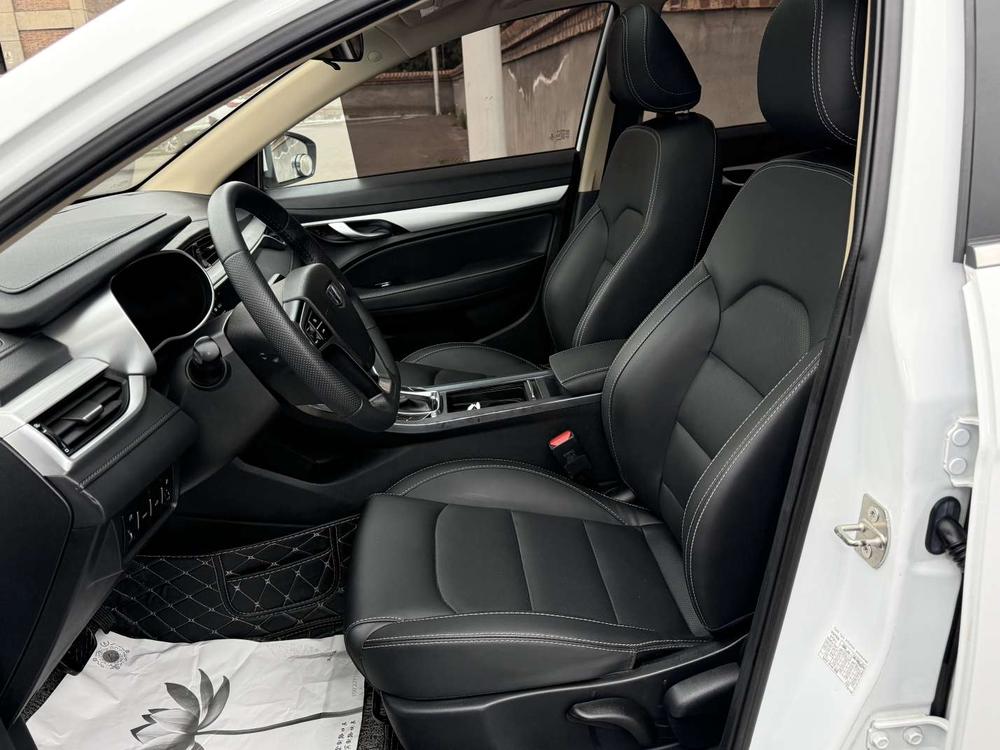 GEELY Emgrand 2018 car image #17