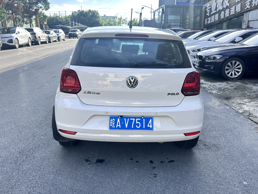 Volkswagen Polo 2016 car image #9