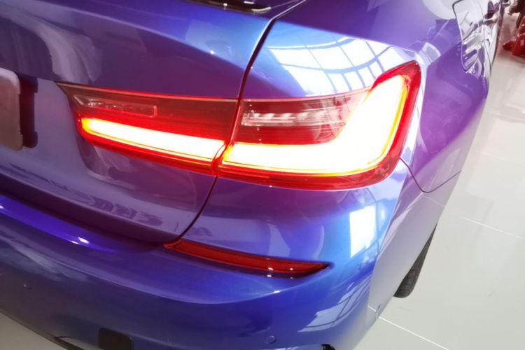 BMW 3 Series 2021 car image #8
