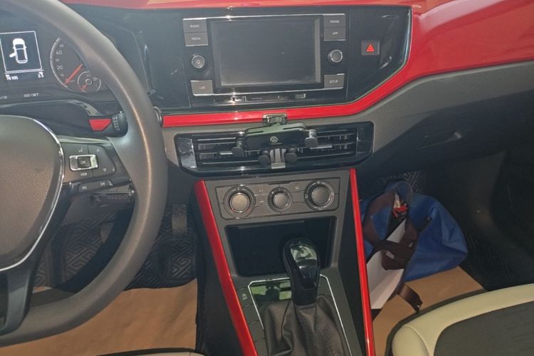 Volkswagen Polo 2019 #13 Volkswagen Polo 2019 car image #13