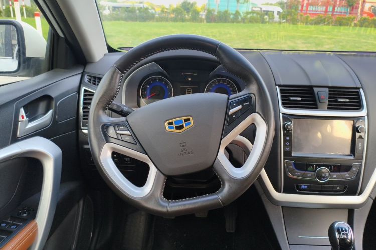 GEELY Emgrand 2015 car image #11