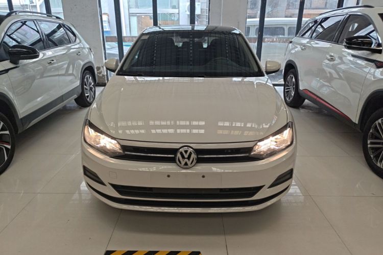 Volkswagen Polo 2022 car image #3
