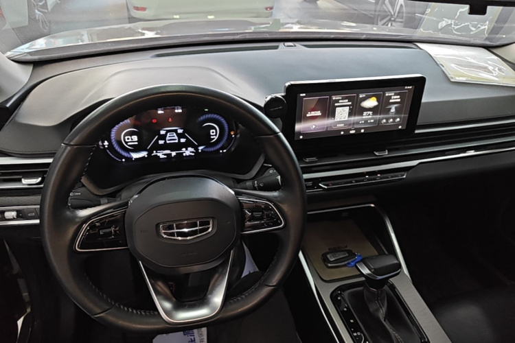 GEELY Emgrand 2022 car image #17