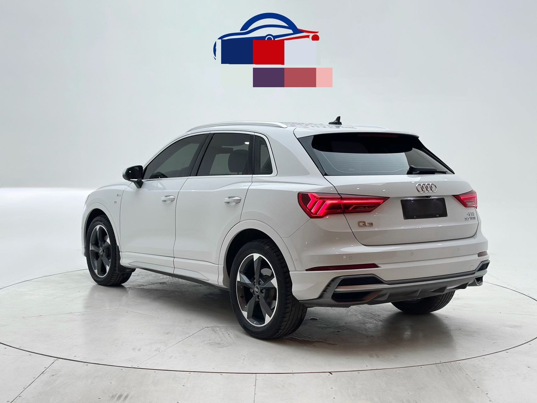 Audi Q3 2022 car image #4