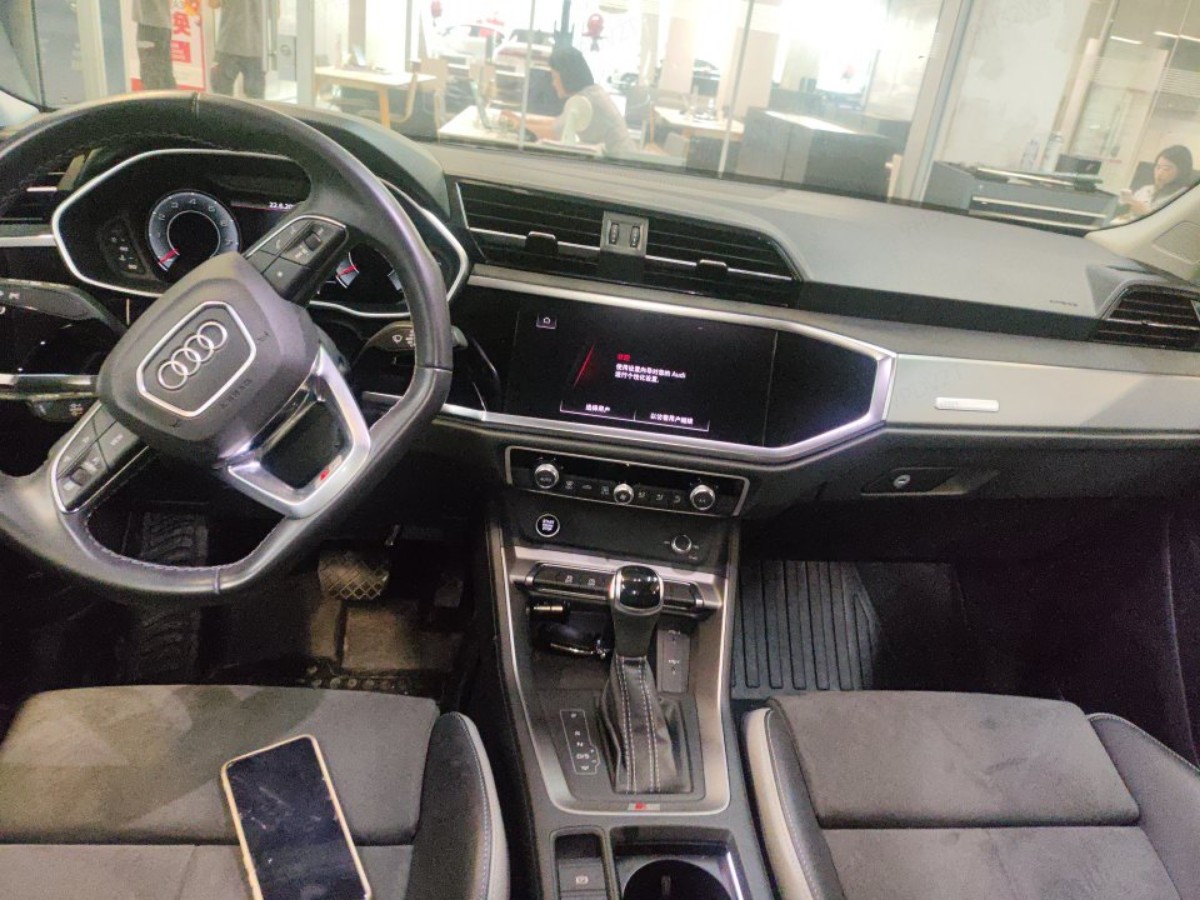 Audi Q3 2023 car image #6
