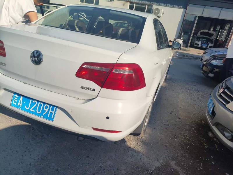 Volkswagen Bora 2013 car image #4